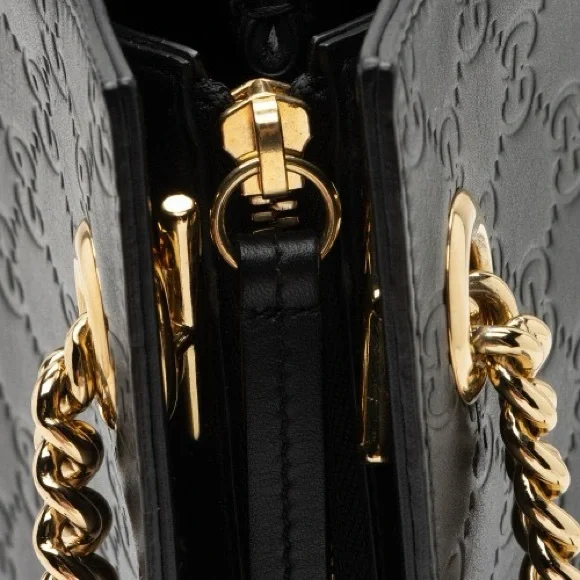 Gucci Black Leather Shoulder Bag - Picture 13 of 17
